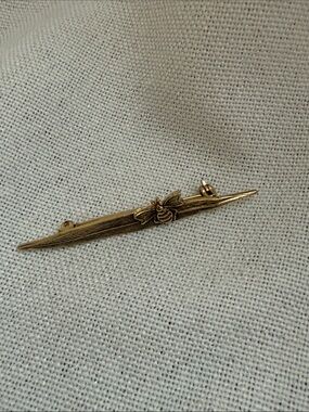 Gold Bee Bar Brooch - Elegant Women’s Accessory